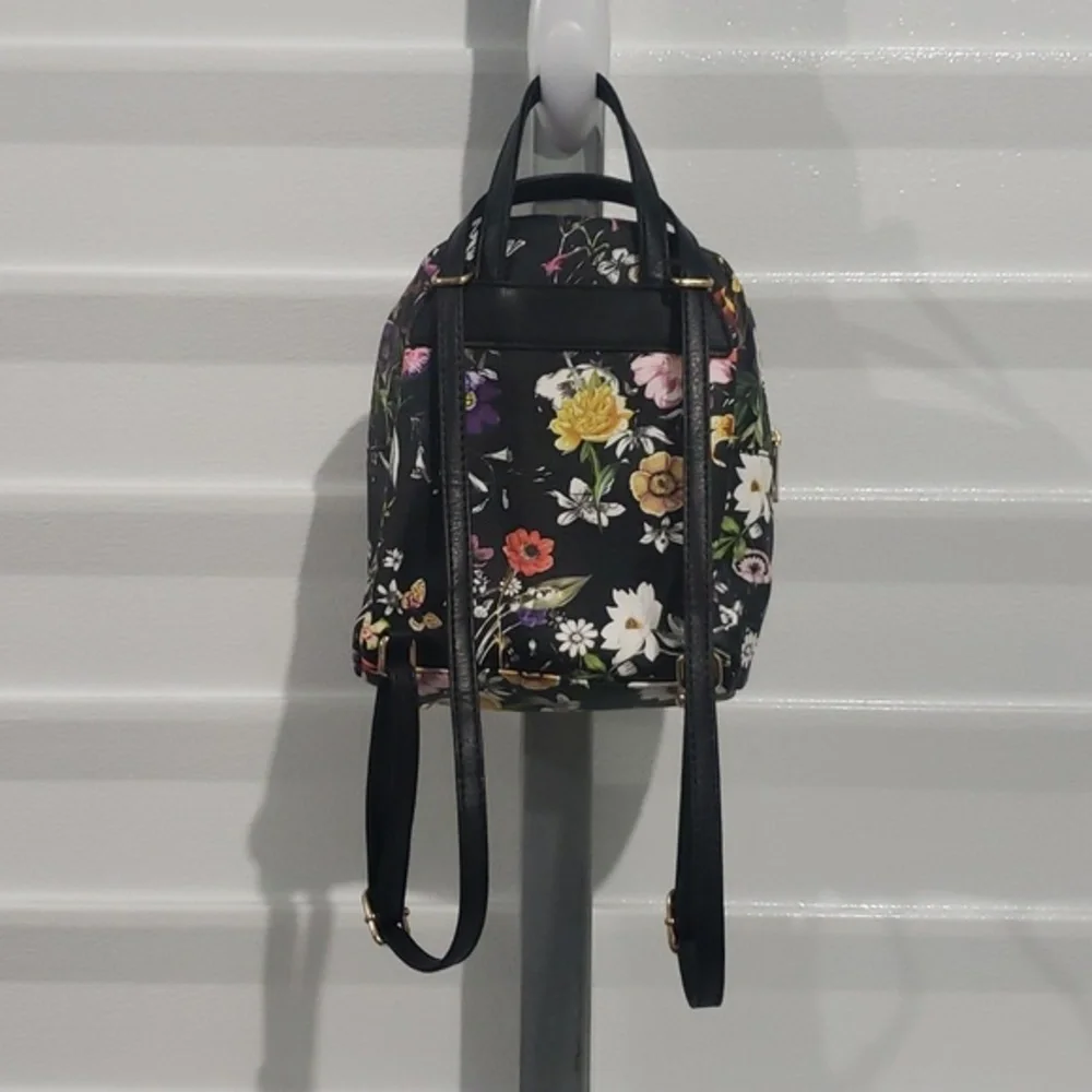 Mini backpack butterfly and flower design‎